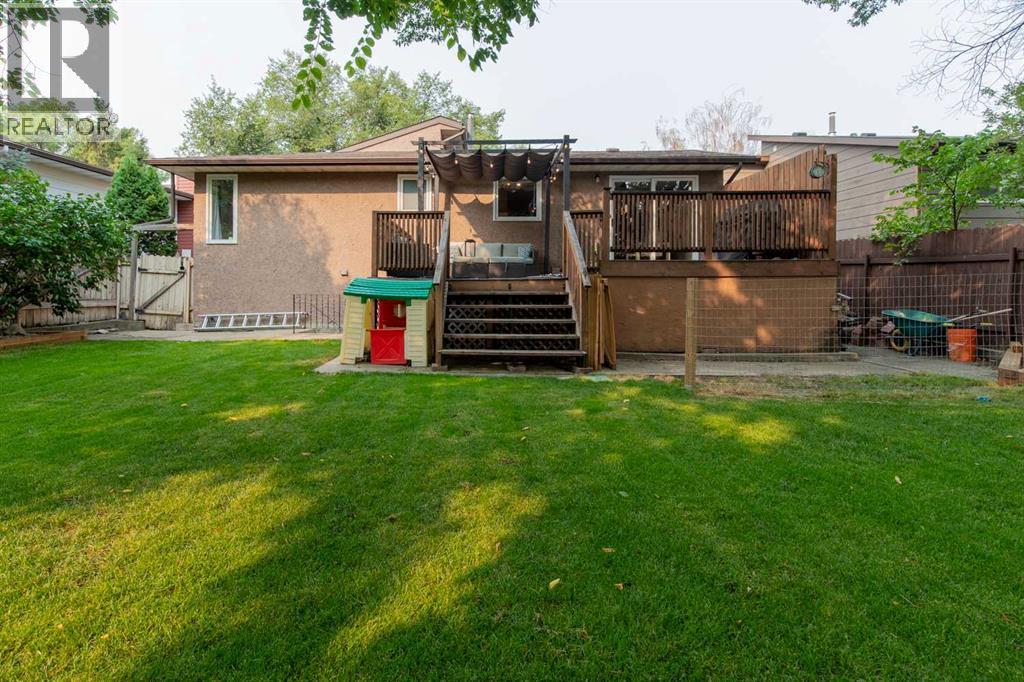 49 Iroquois Crescent W, photo 41 of 50