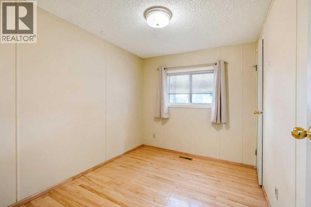 2948 31 Street S, photo 23 of 34