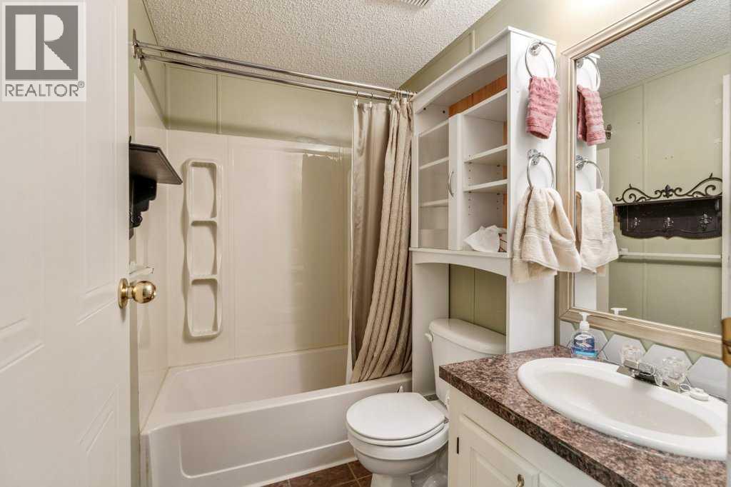 2948 31 Street S, photo 25 of 34