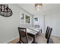 Primary Bedroom - 302 Woodvale Crescent Sw, Calgary, AB T2W3P3 Photo 8