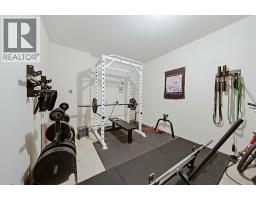 302 Woodvale Crescent Sw, Calgary, AB T2W3P3 Photo 18