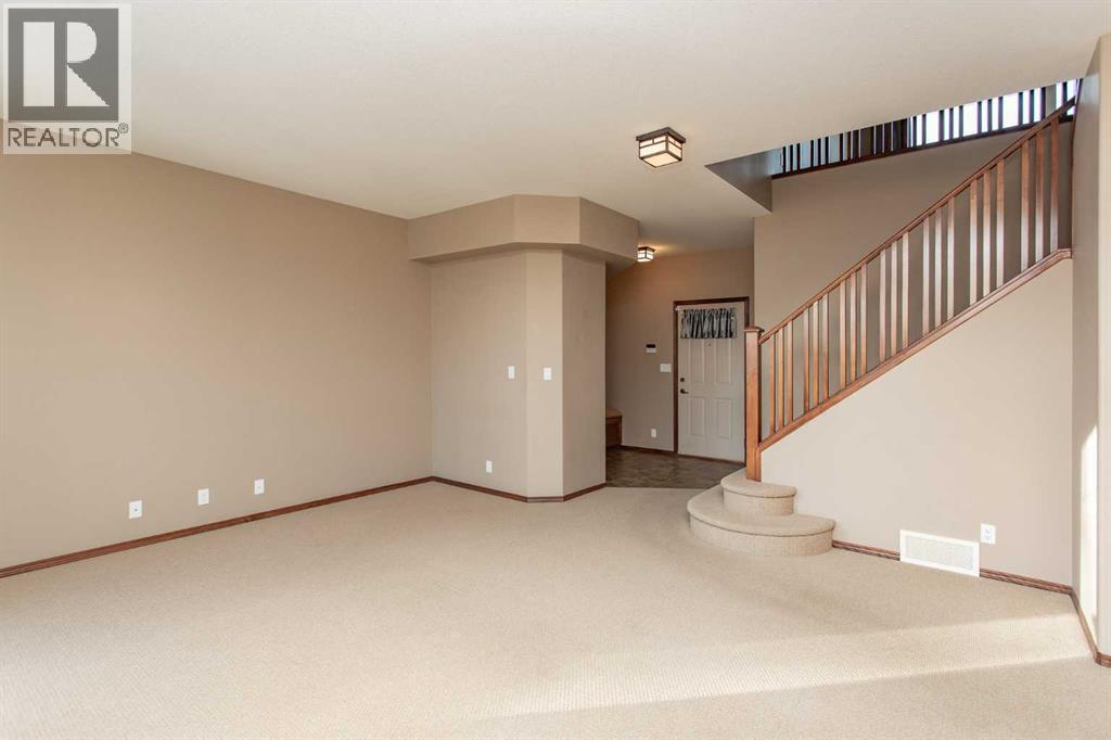 23 Lanterman Close, Red Deer — photo 14
