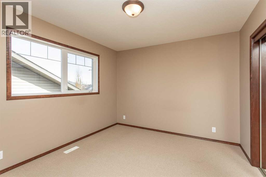 23 Lanterman Close, Red Deer — photo 28