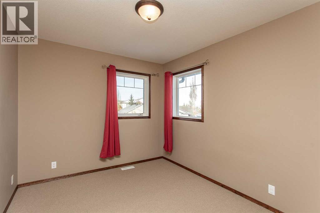 23 Lanterman Close, Red Deer — photo 30