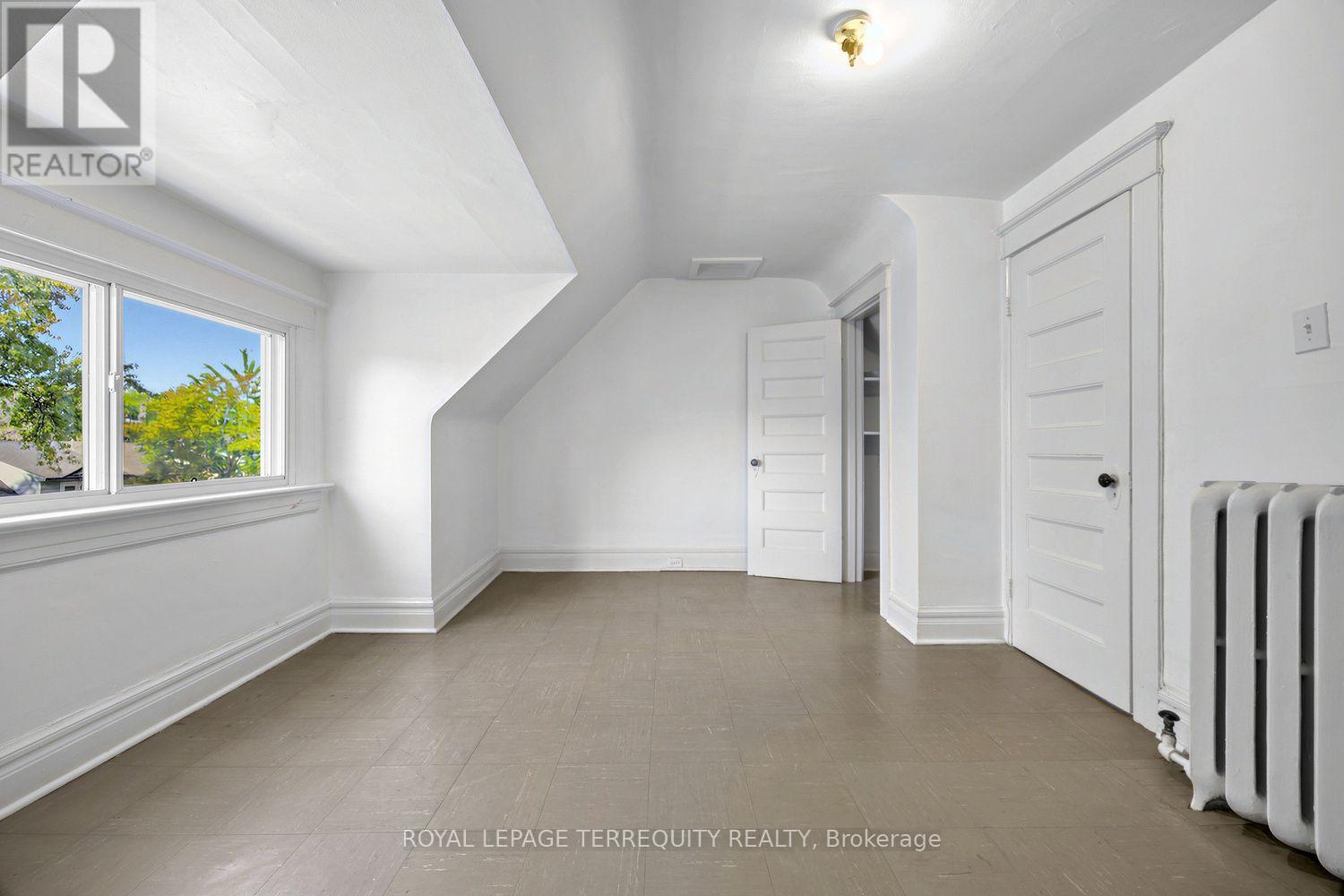 831 SHAW STREET - 32