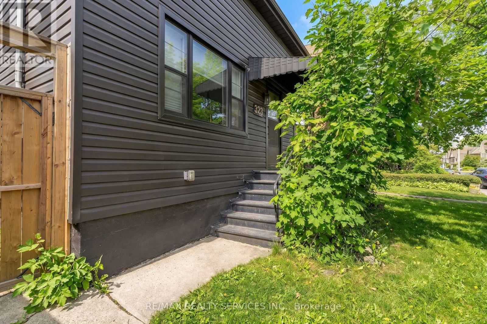 323 CHARLTON AVENUE W - 29