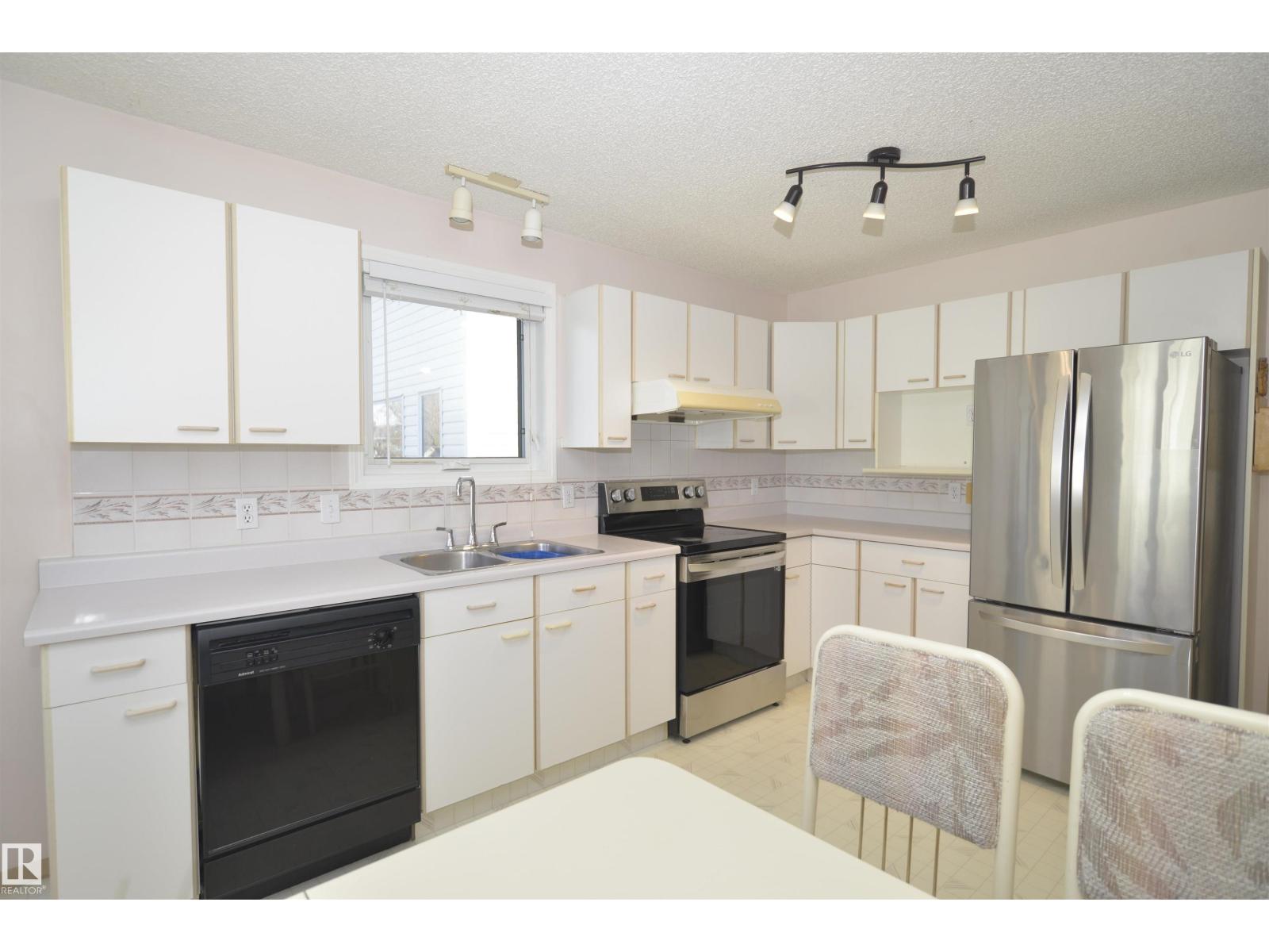 7936 154 AV NW, Edmonton — photo 9