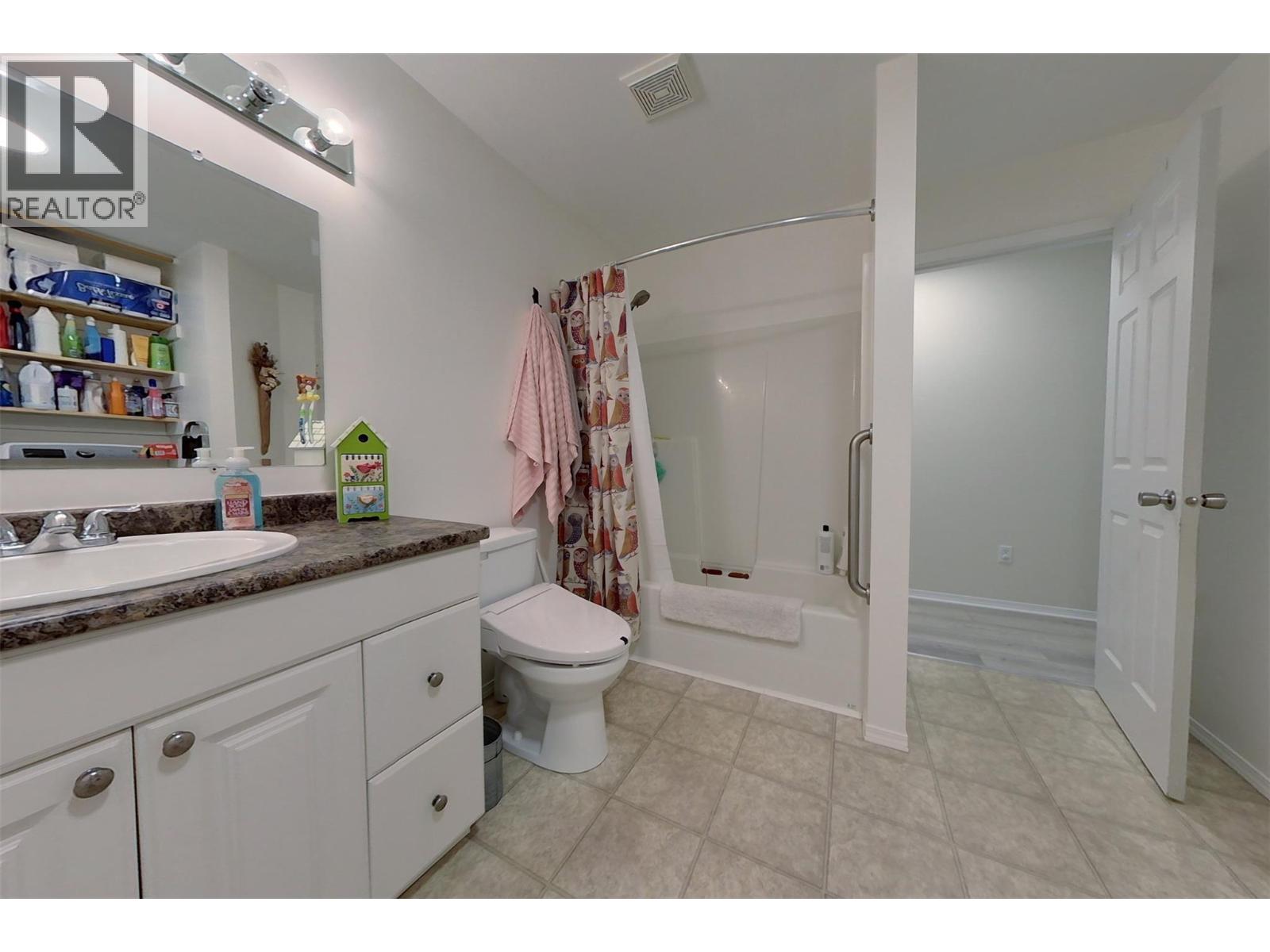15 of 32 - 2505 McLeary Crescent N