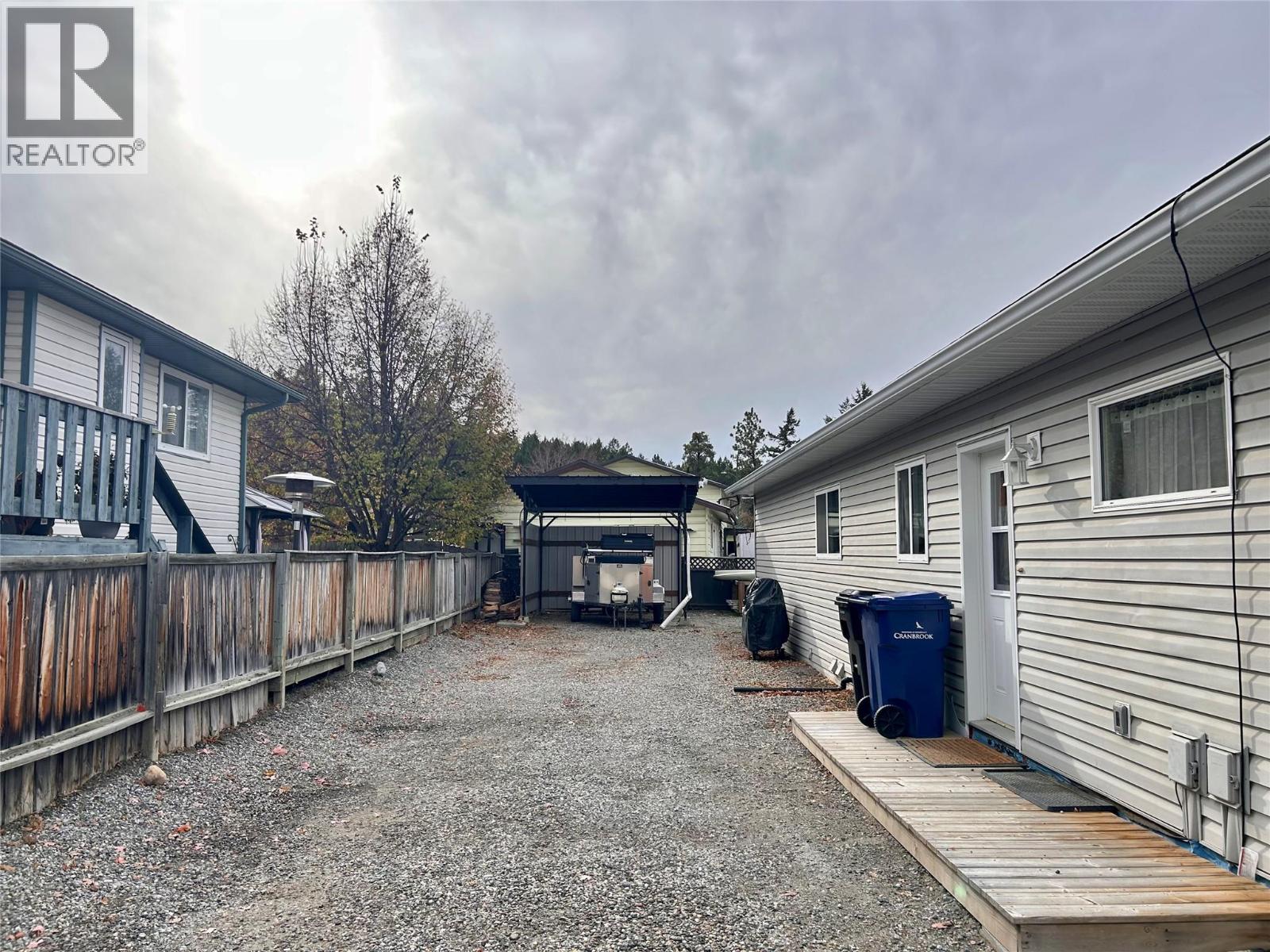 17 of 32 - 2505 McLeary Crescent N