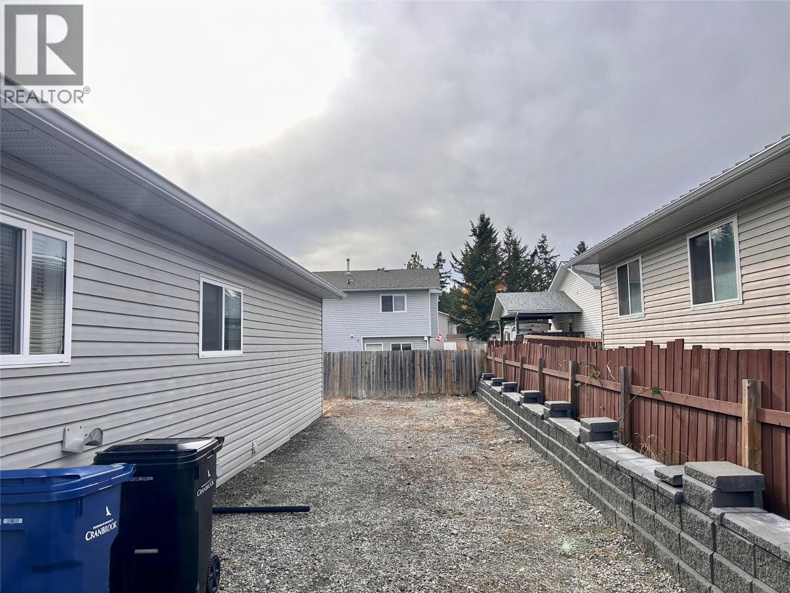 30 of 32 - 2505 McLeary Crescent N