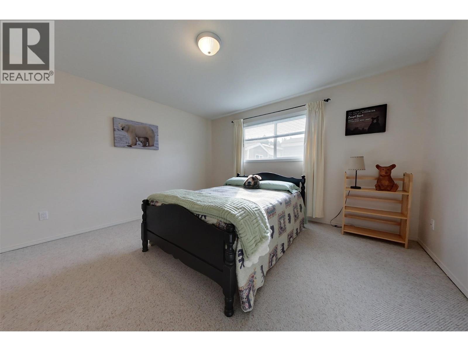 25 of 32 - 2505 McLeary Crescent N