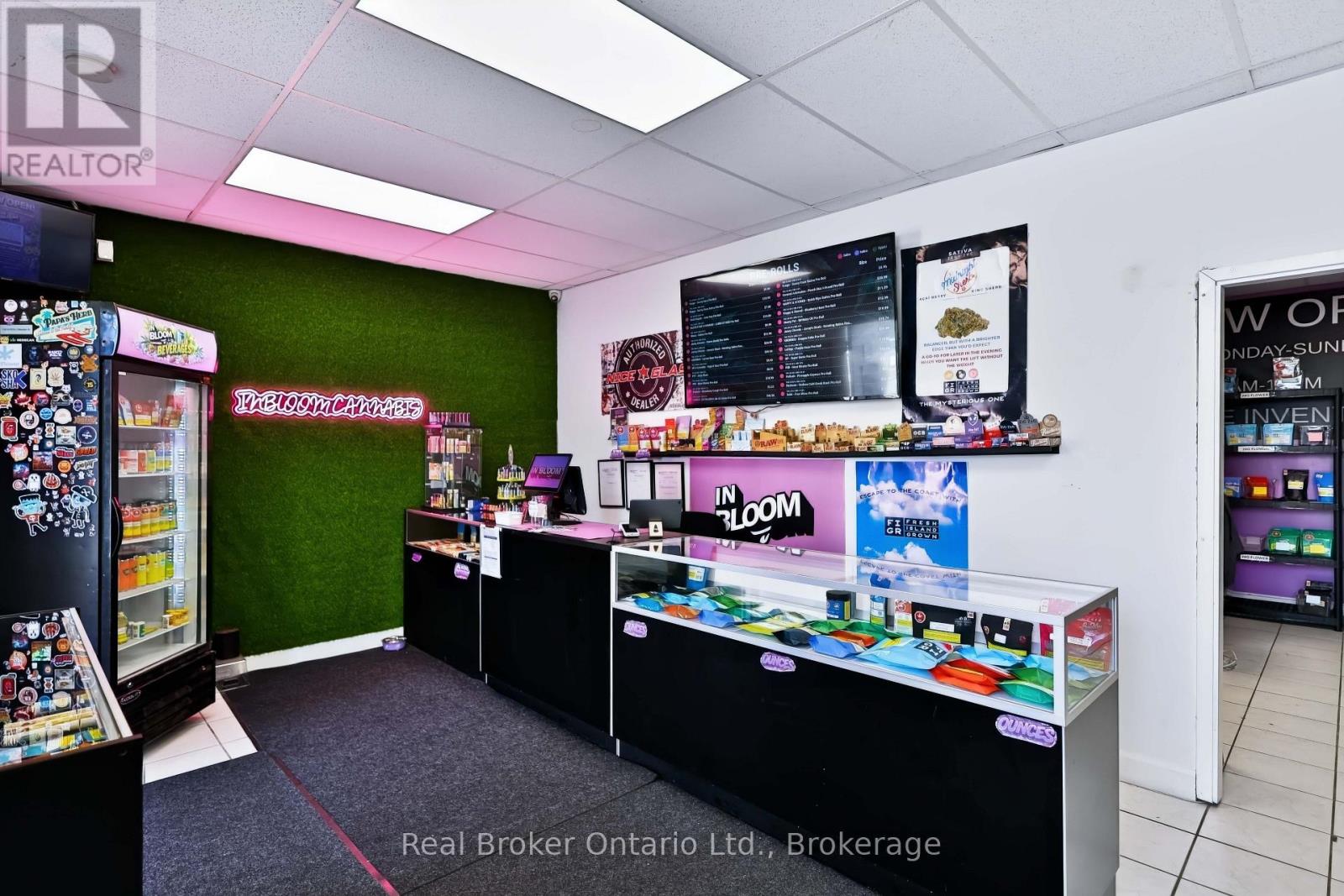 1831 MAIN STREET W, Hamilton (Ainslie Wood) — photo 4