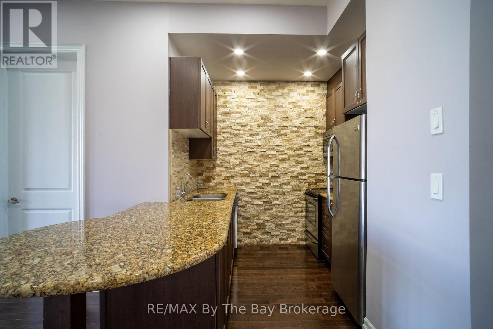 206 - 764 RIVER ROAD E, Wasaga Beach — photo 9