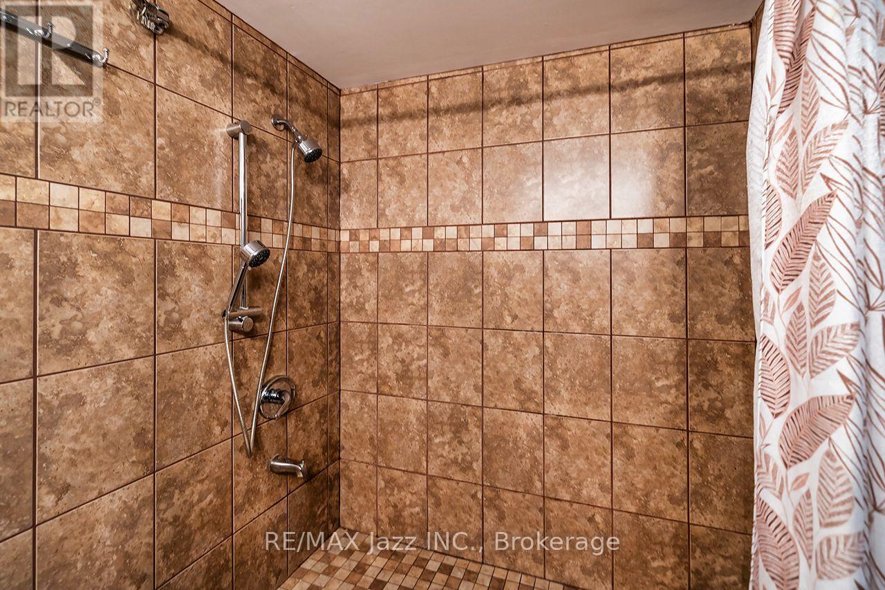 446 Brest Court, Oshawa, ON photo 22