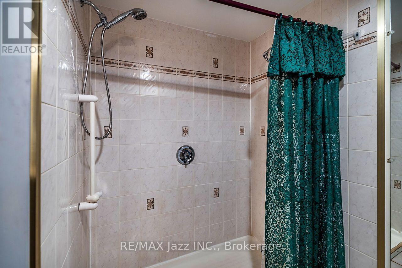 446 Brest Court, Oshawa, ON photo 26