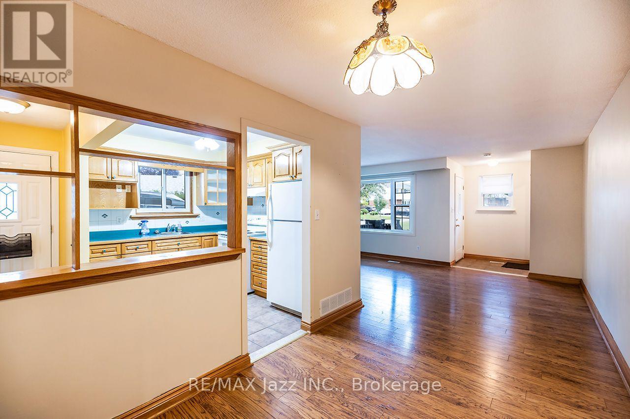 446 BREST COURT, Oshawa (Central) — photo 6