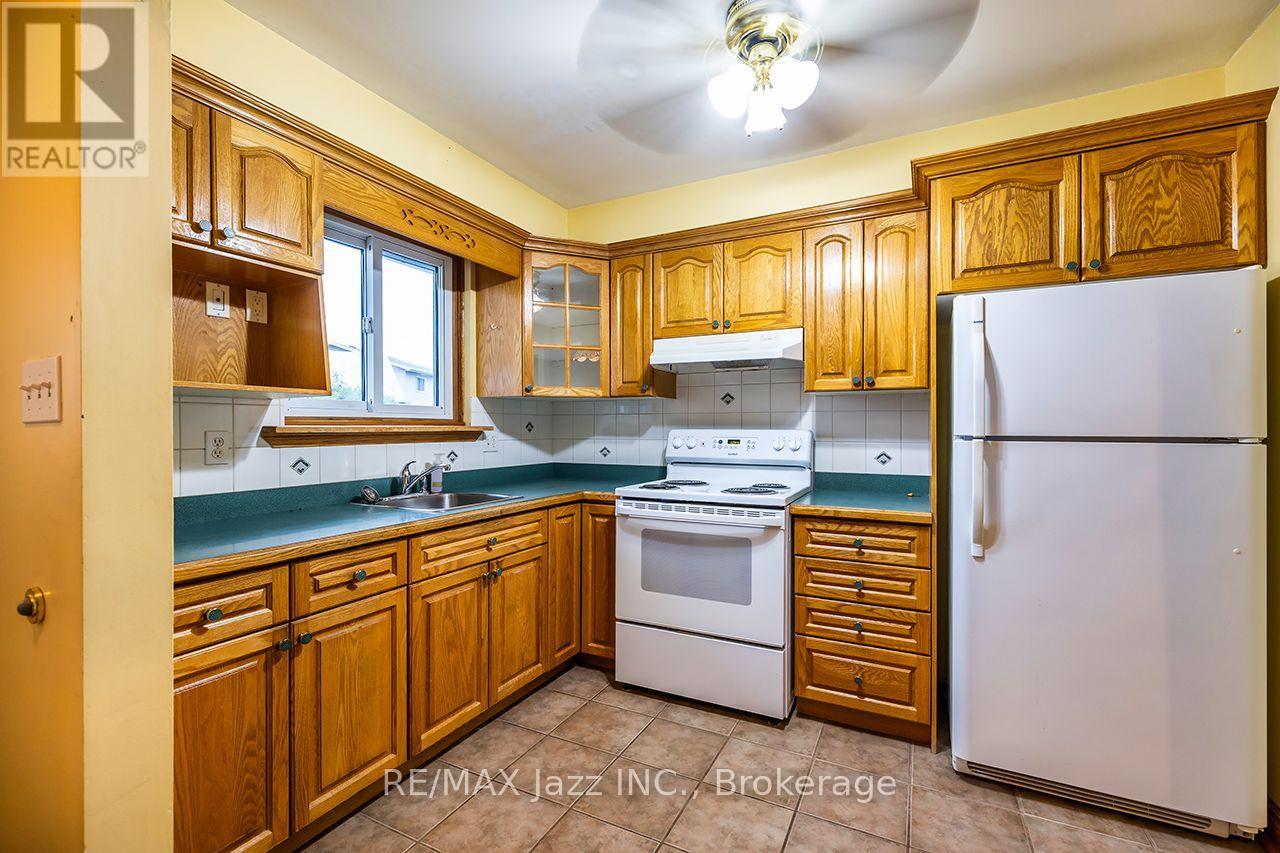 446 BREST COURT, Oshawa (Central) — photo 7