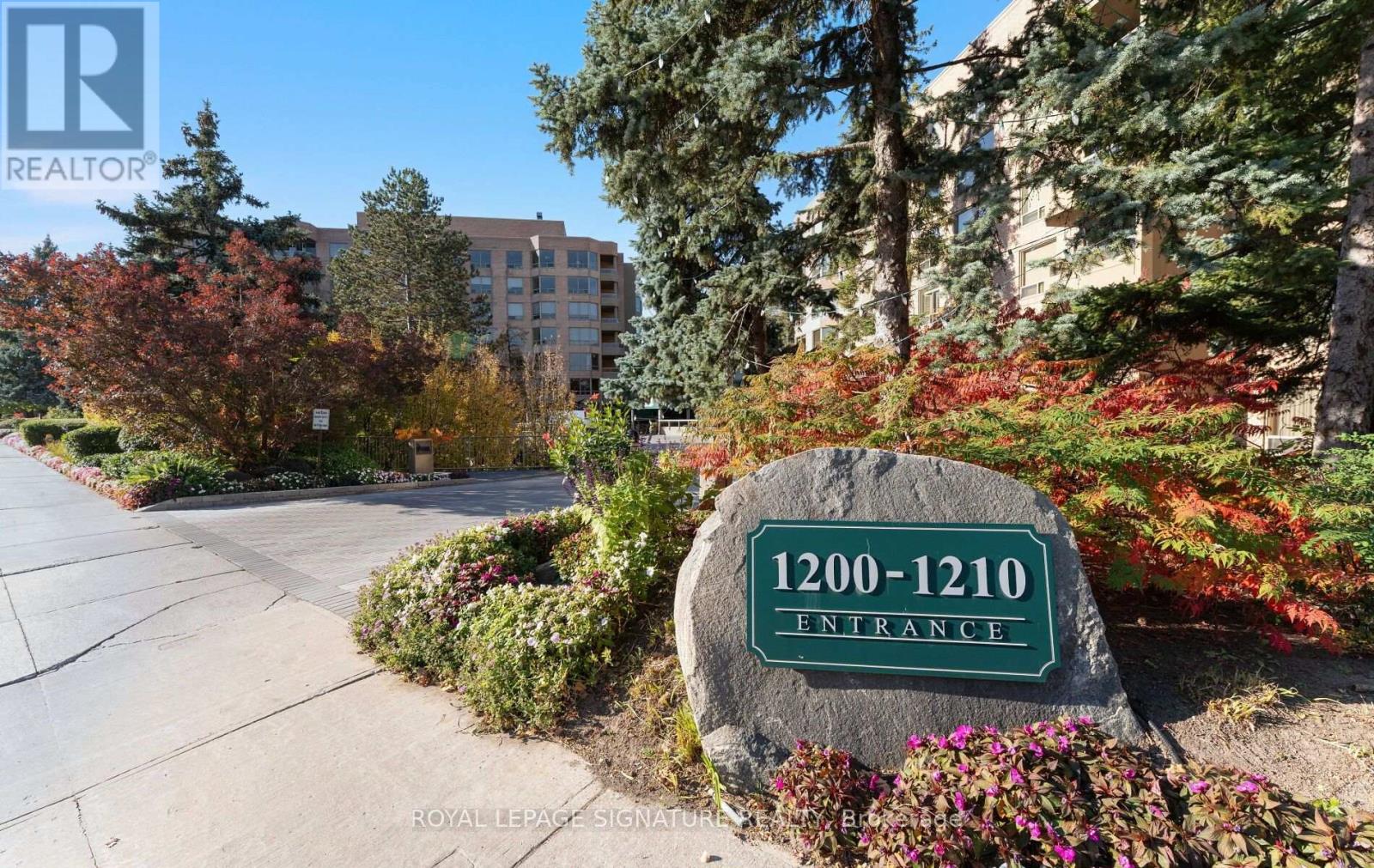 219 - 1210 DON MILLS ROAD, Toronto (Banbury-Don Mills) — photo 2