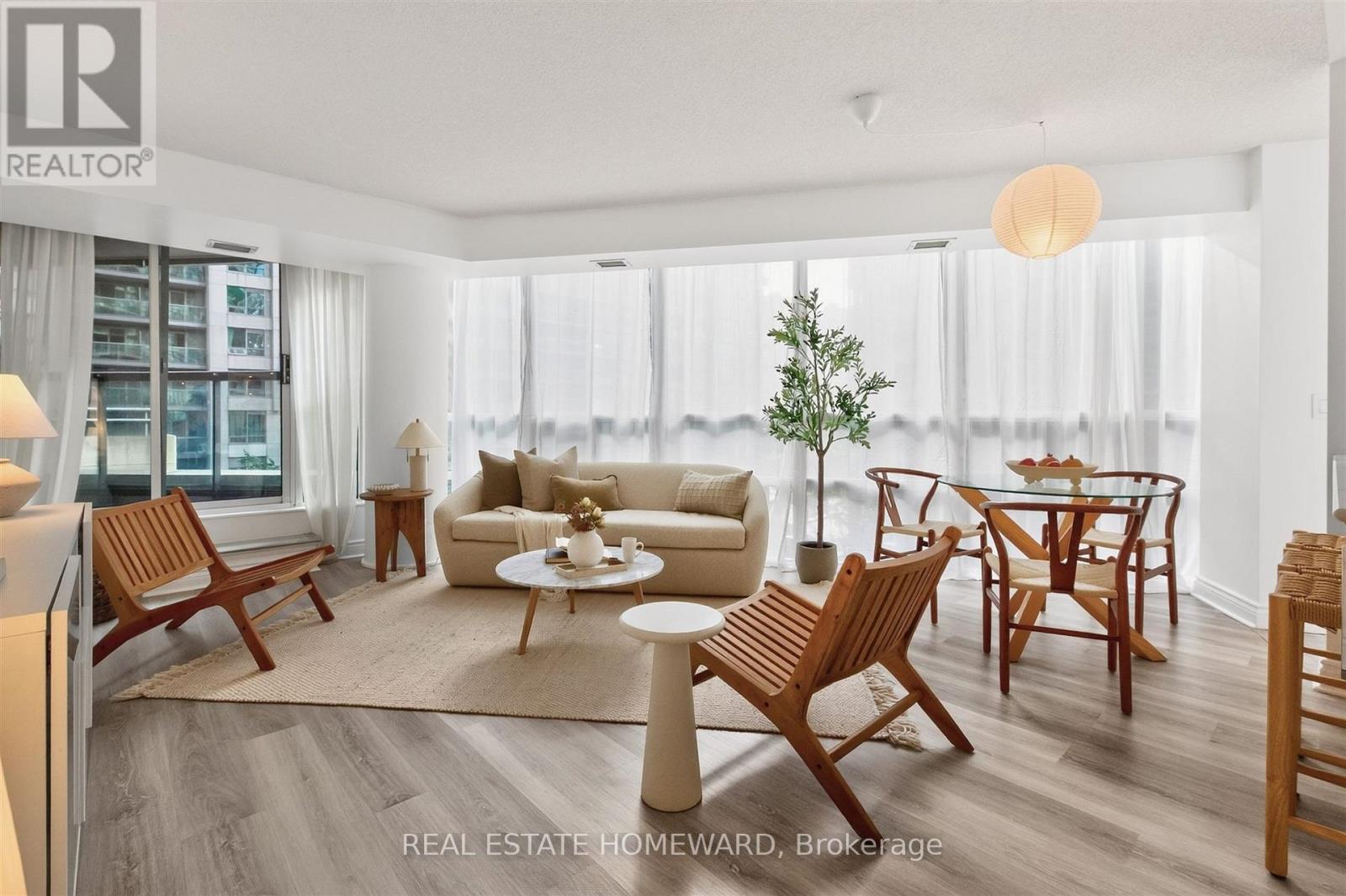 311 - 30 GRAND TRUNK CRESCENT, Toronto (Waterfront Communities)