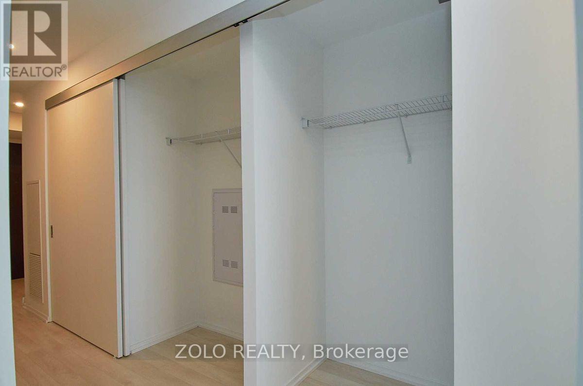 5611- 197 Yonge Street, Toronto, ON photo 14