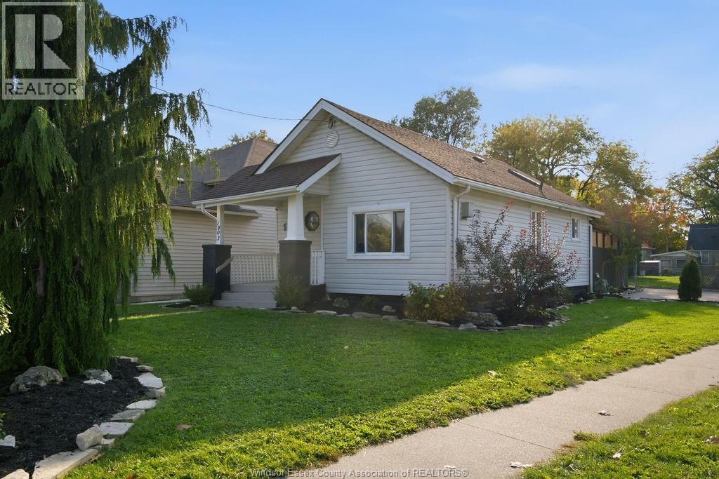 1903 BUCKINGHAM DRIVE - 2