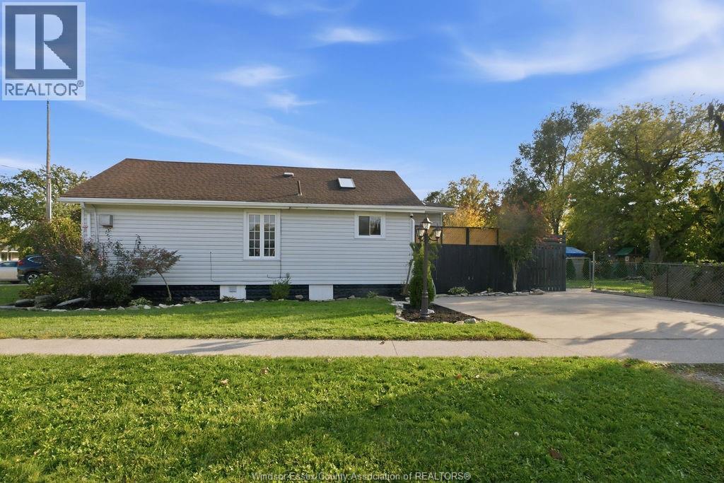 1903 BUCKINGHAM DRIVE - 17