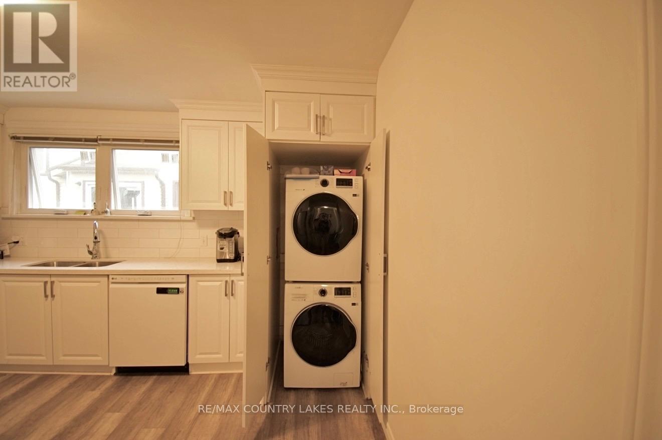 403 Walnut Street West, Whitby, ON photo 13