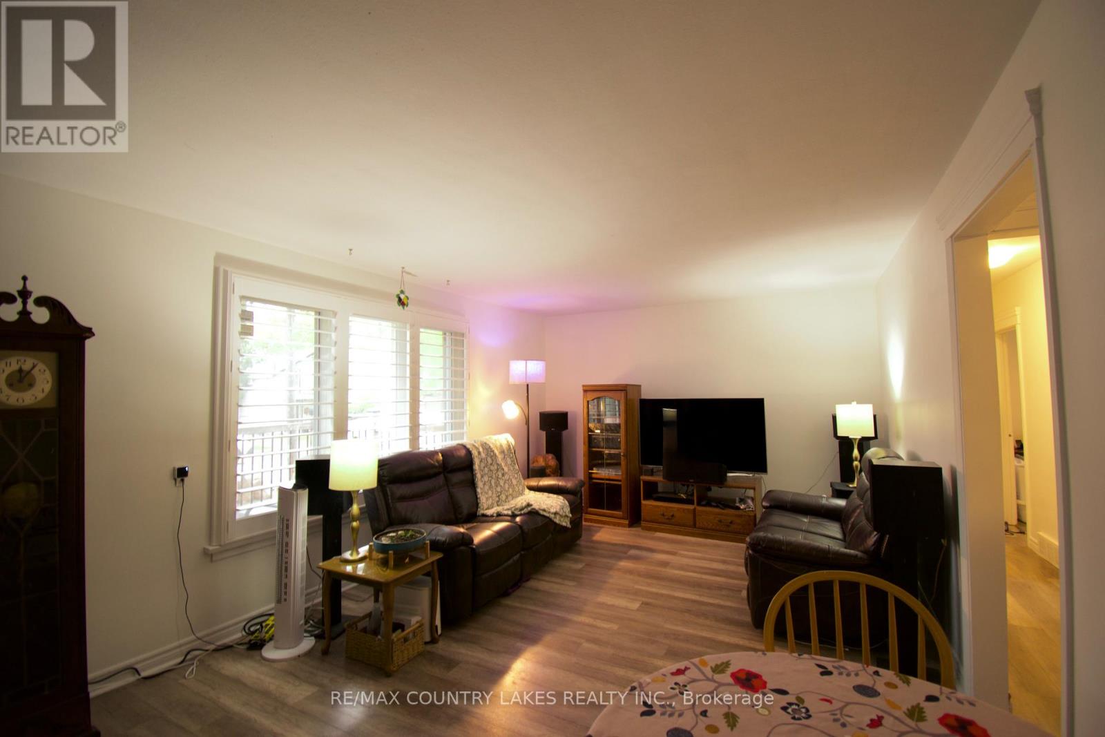 403 Walnut Street West, Whitby, ON photo 14