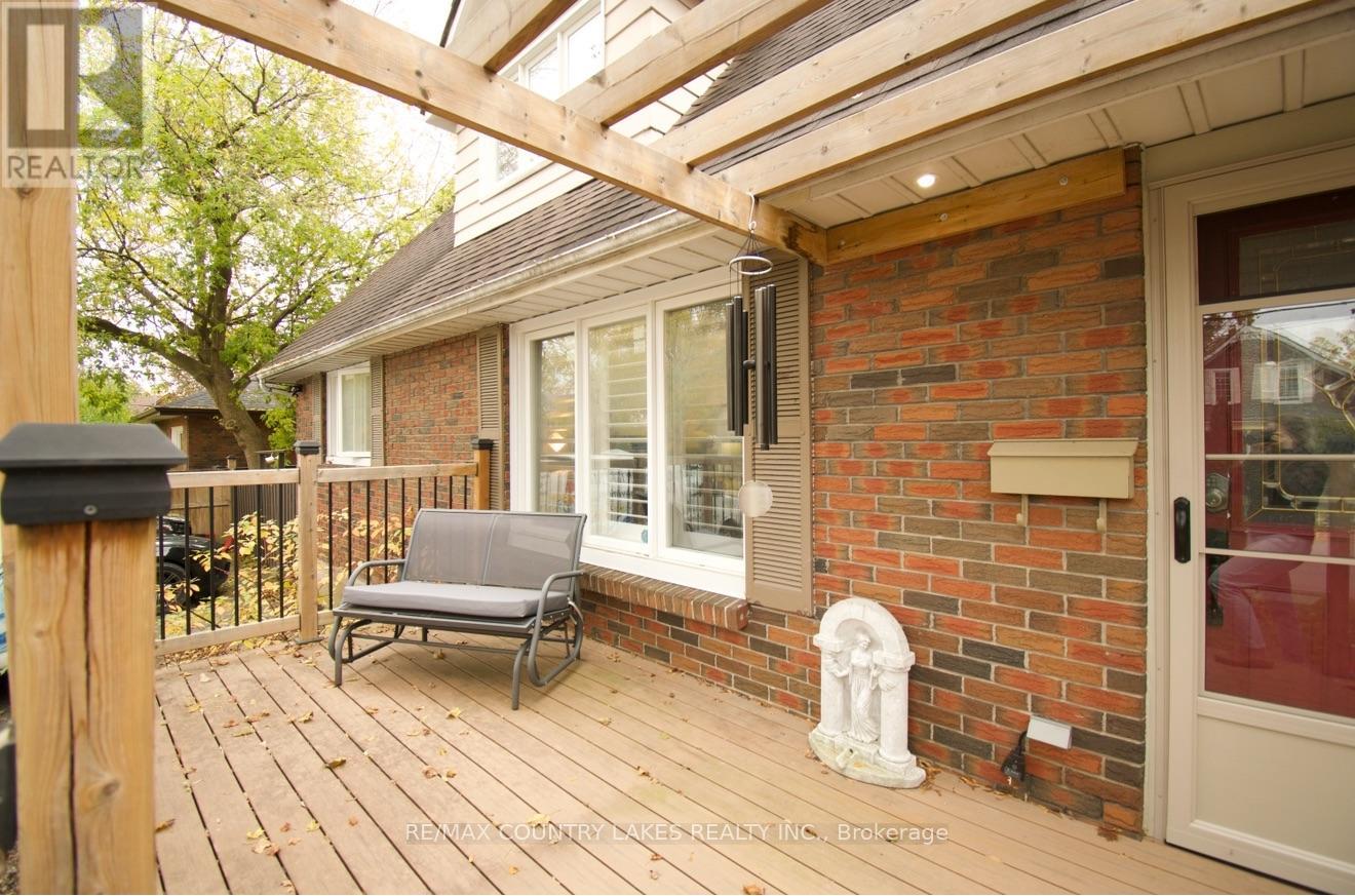 403 Walnut Street West, Whitby, ON photo 22