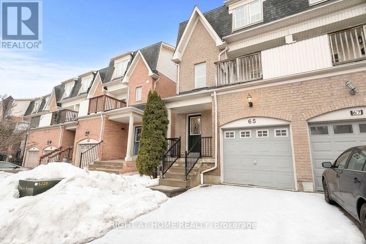 31- 65 Sprucedale Way, Whitby, ON photo 1
