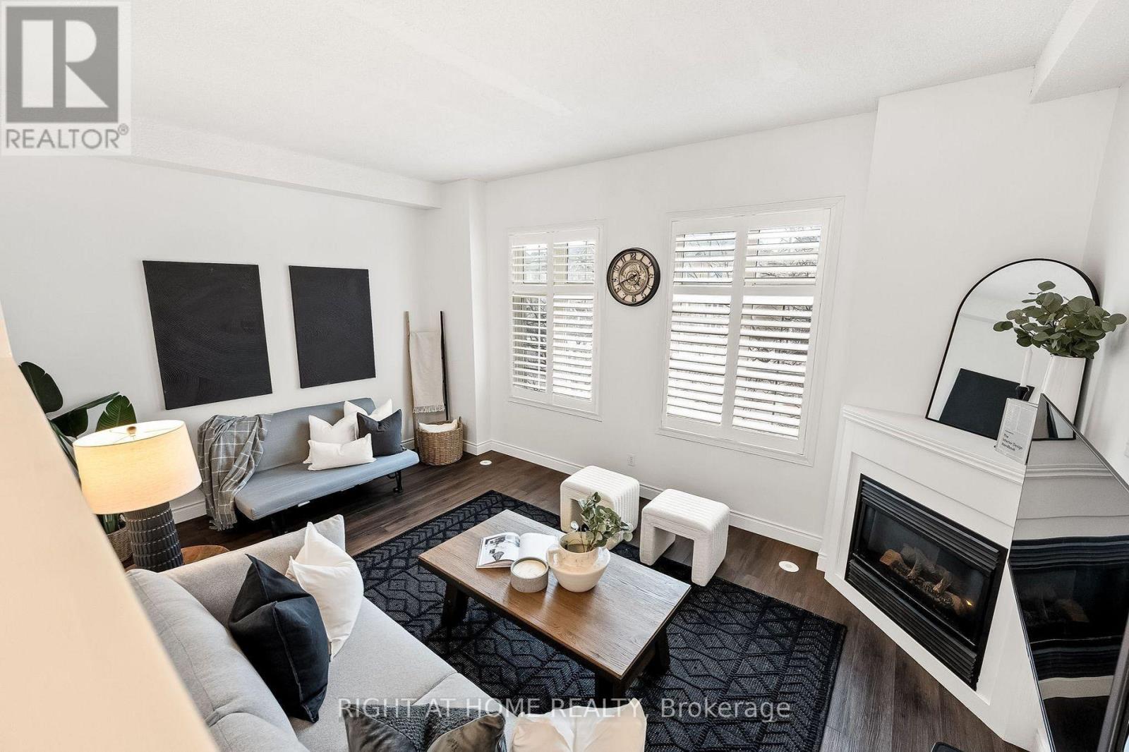 31- 65 Sprucedale Way, Whitby, ON photo 11
