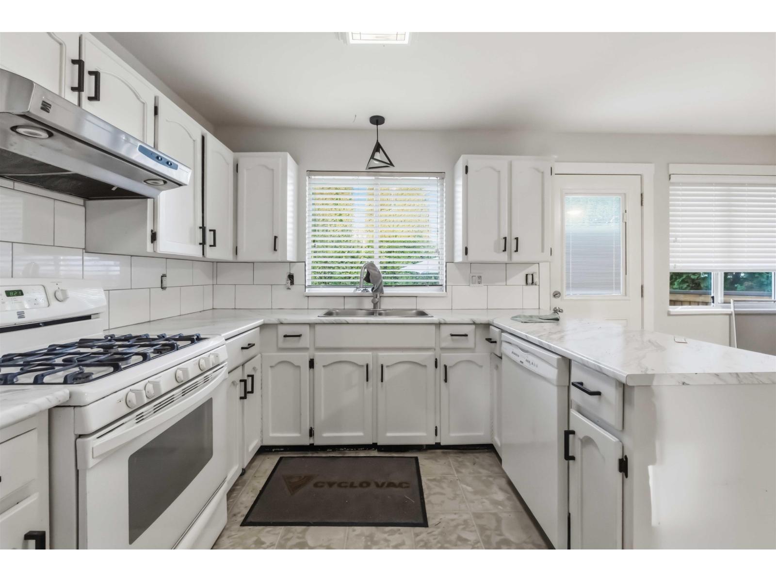 3743 NANAIMO Crescent, Abbotsford