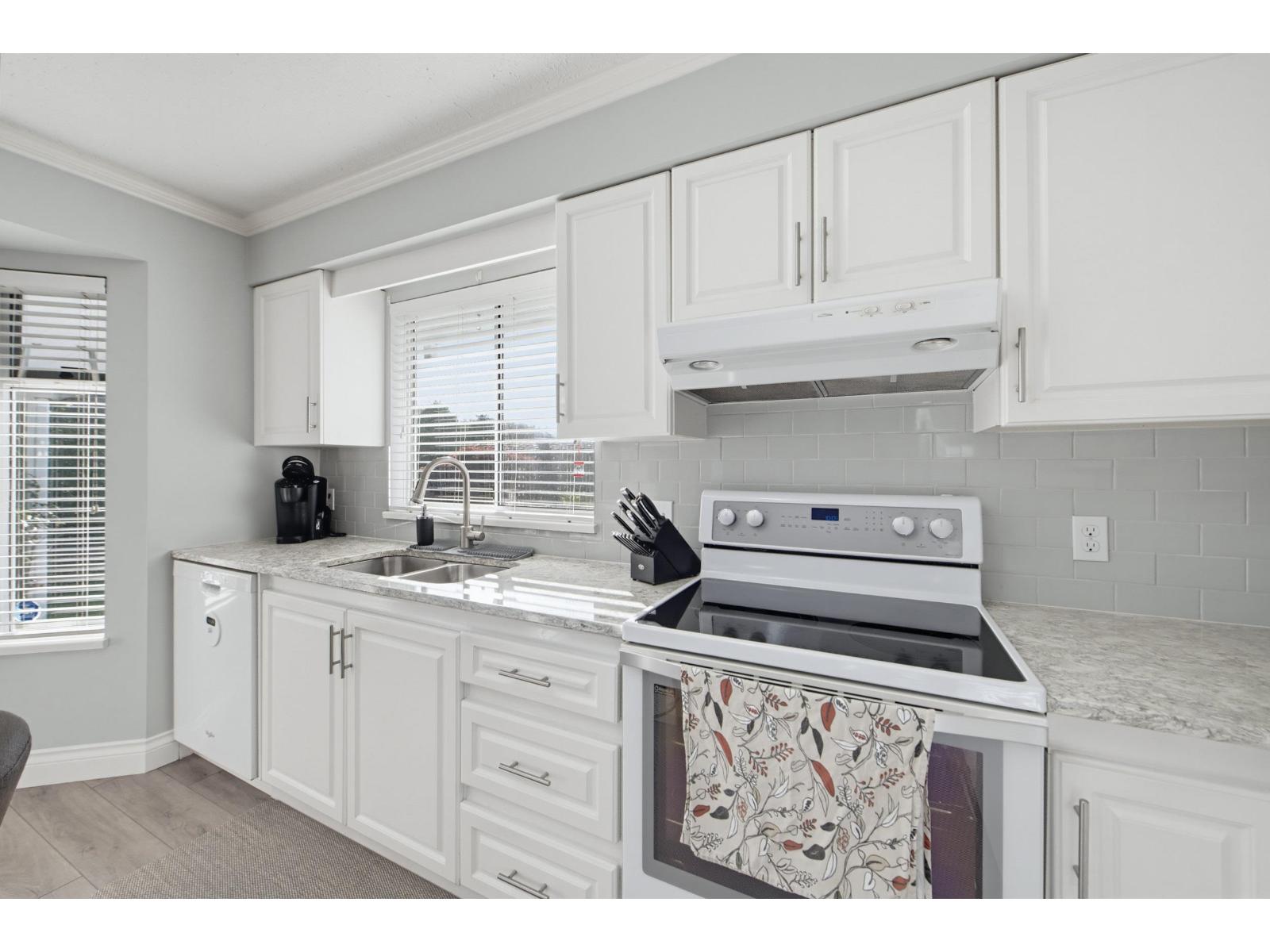 5632 E Sunrise Crescent, Surrey — photo 11