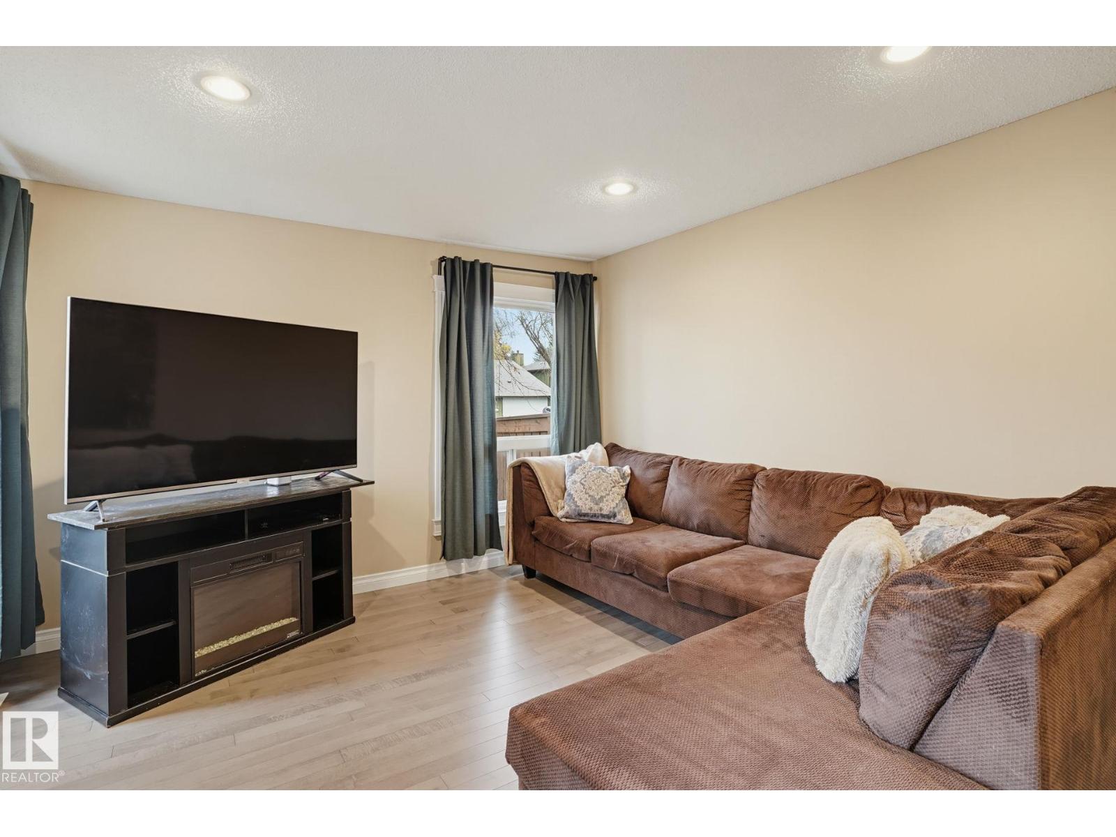 18407 66 AV NW, Edmonton — photo 12