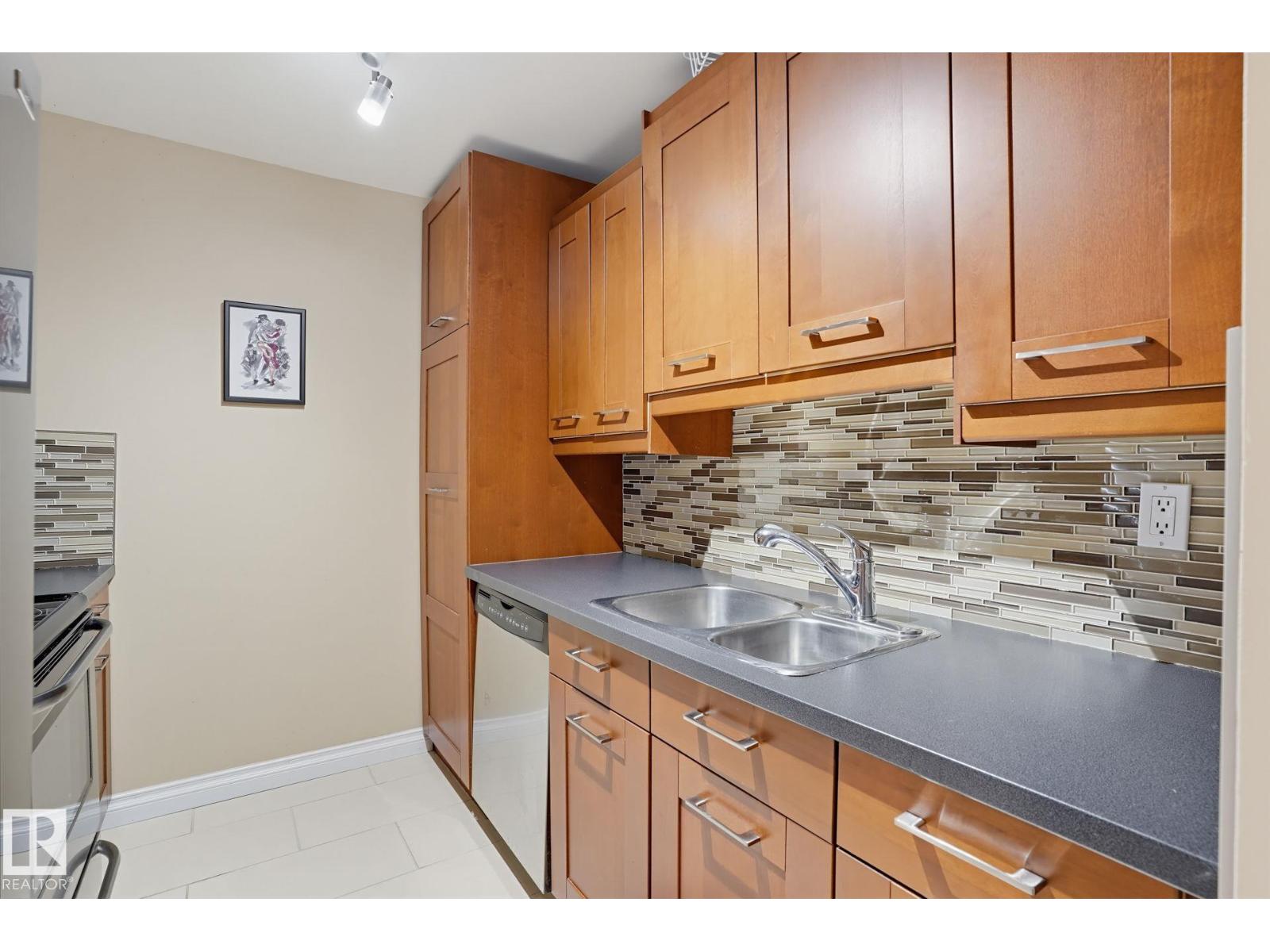 18407 66 AV NW, Edmonton — photo 17