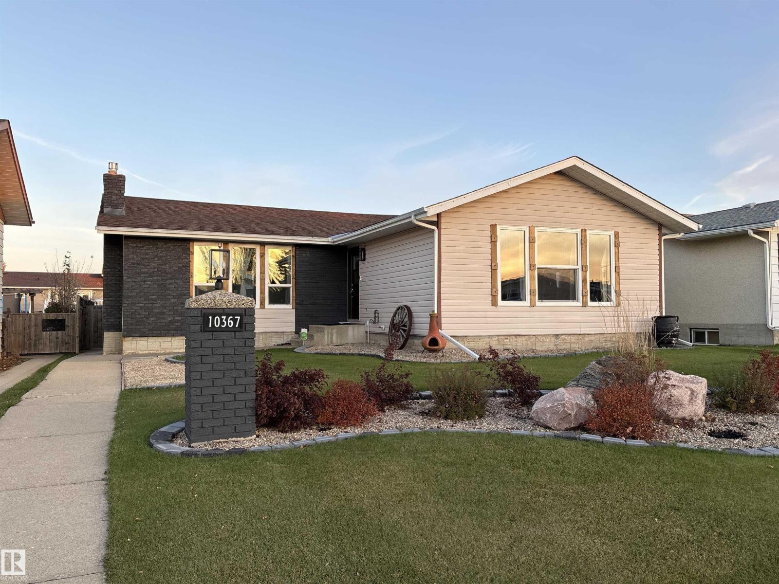 Property photograph 1 for MLS E4514413
