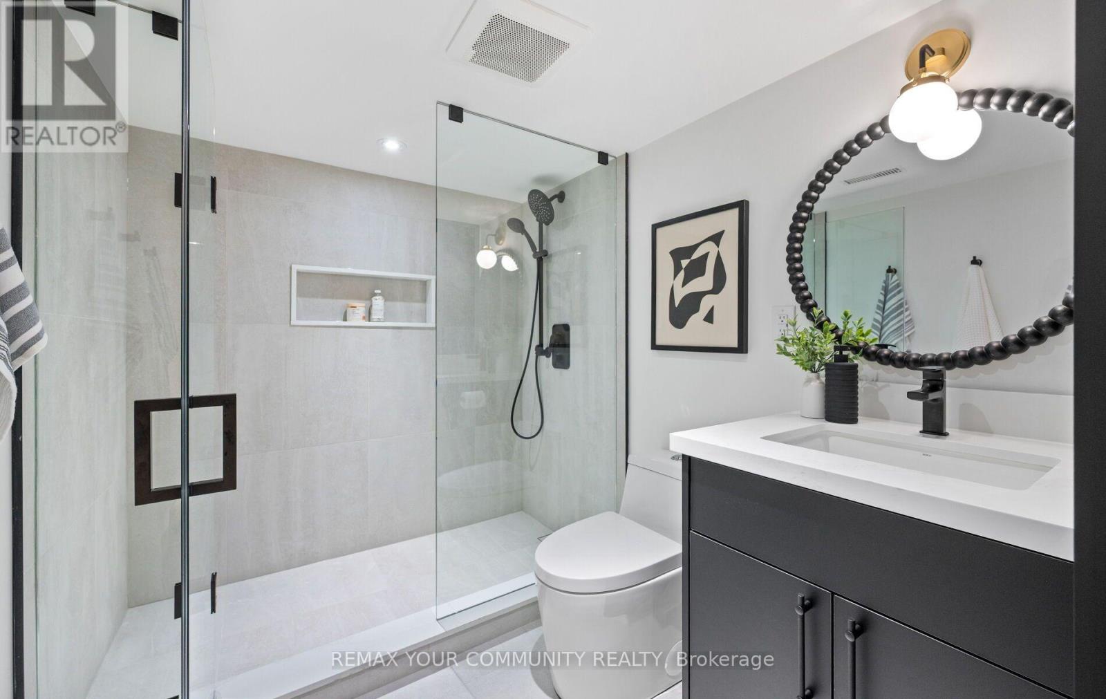 209 Heathwood Heights Drive, Aurora, ON photo 39
