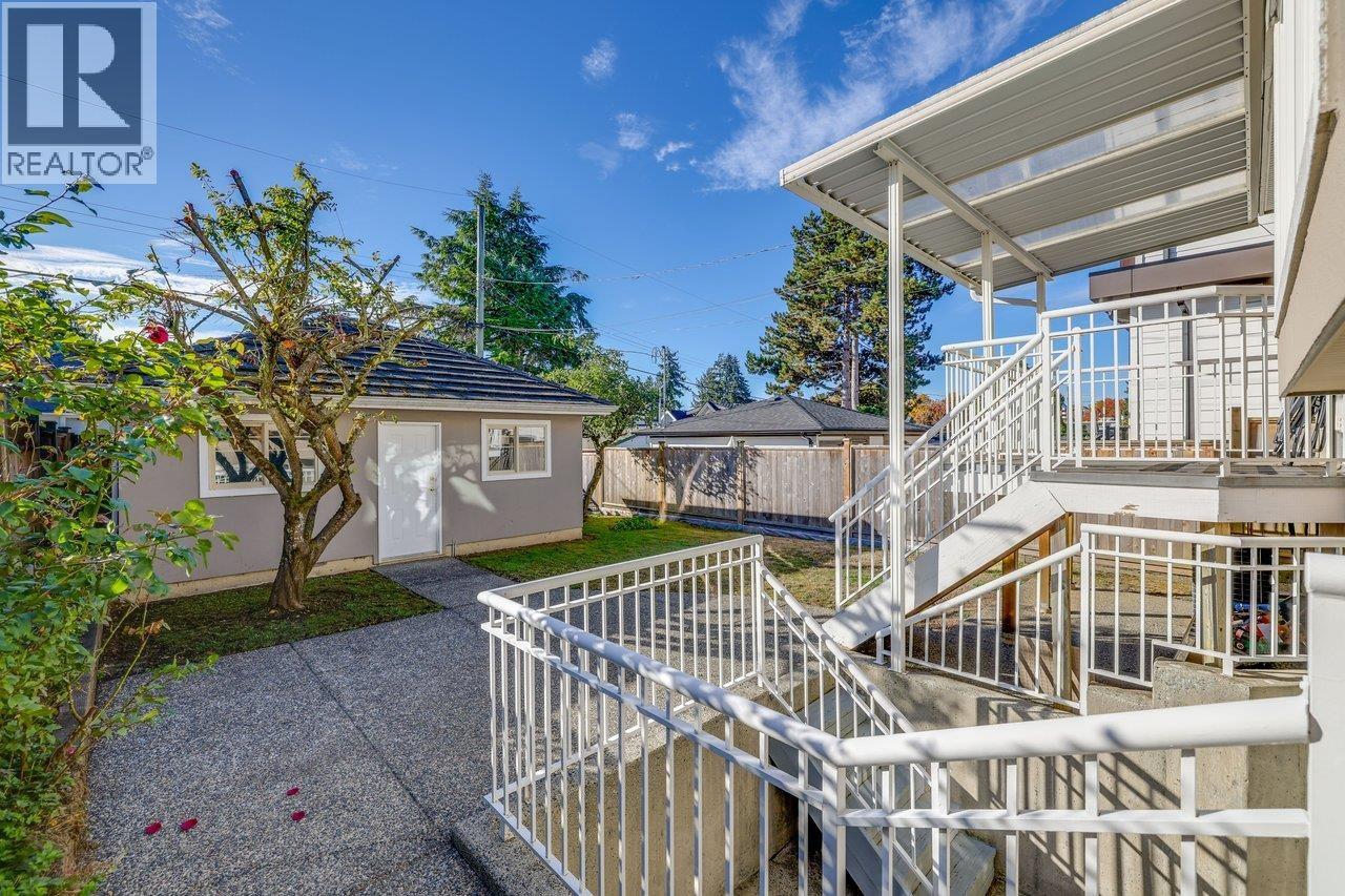 1956 W 42nd Avenue, Vancouver — photo 27