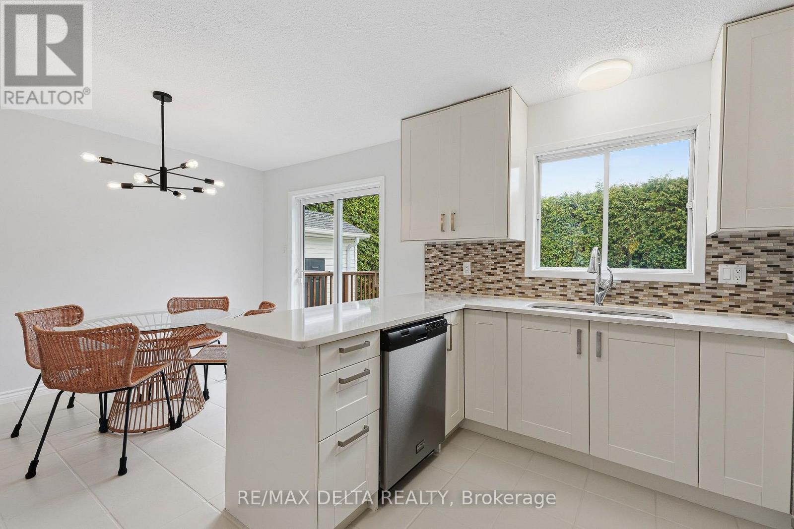 934 COTE STREET - 15