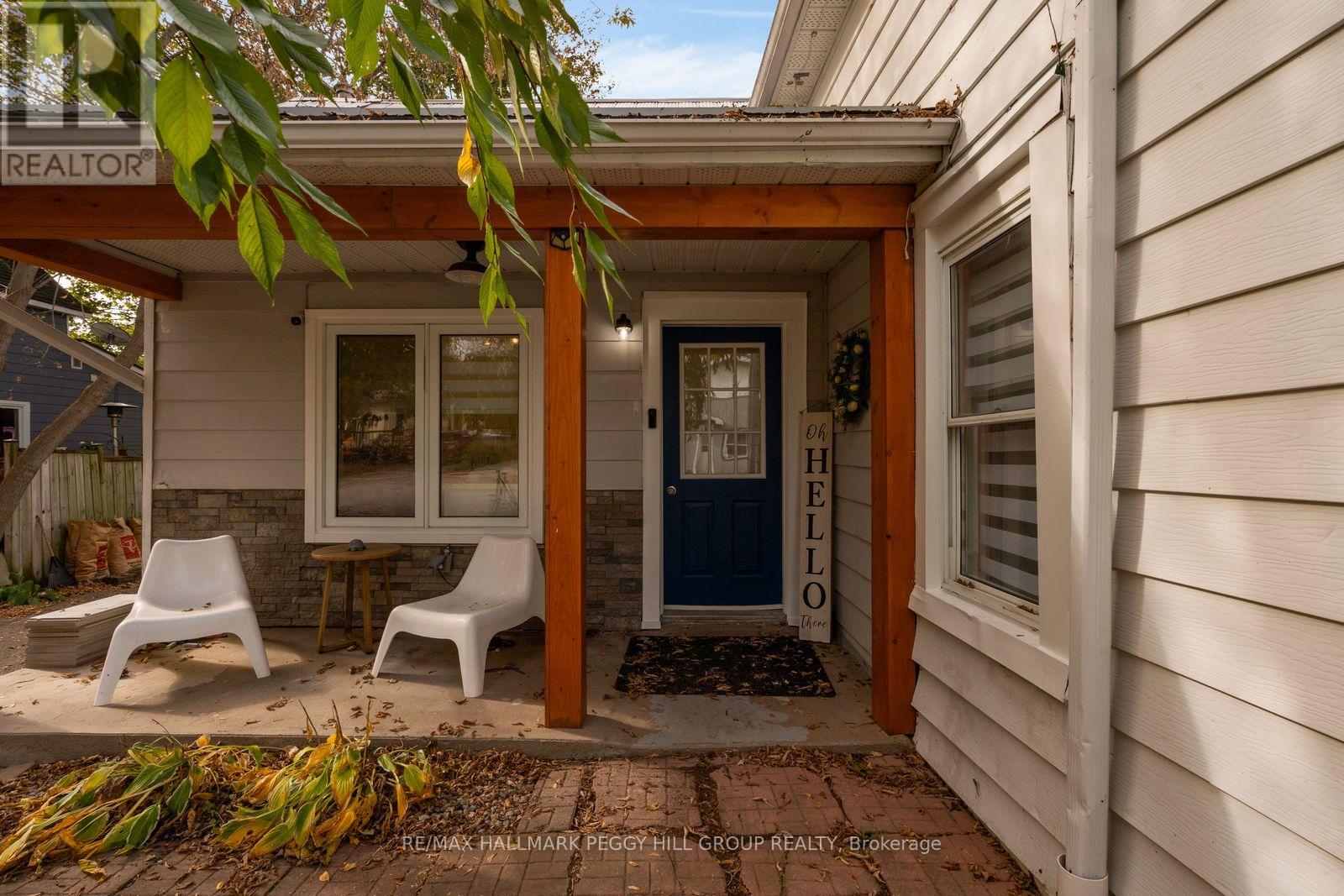 44 Peel Street, Penetanguishene, ON photo 2