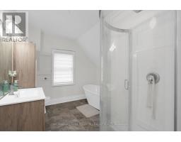 44 Peel Street, Penetanguishene, ON L9M1B7 Photo 9