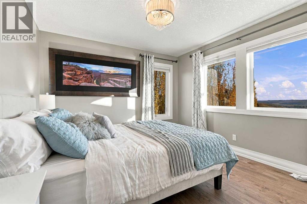 196 Cranleigh Terrace SE, photo 30 of 50