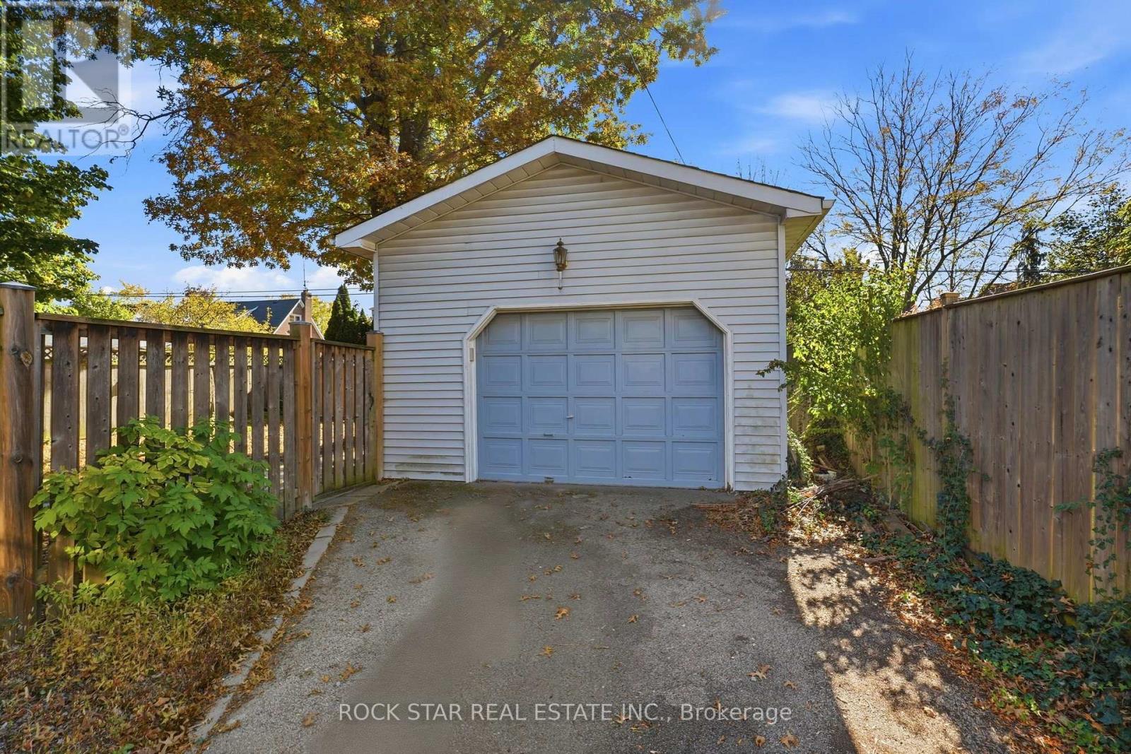 28 GROVE Street, St. Catharines, ON photo 34