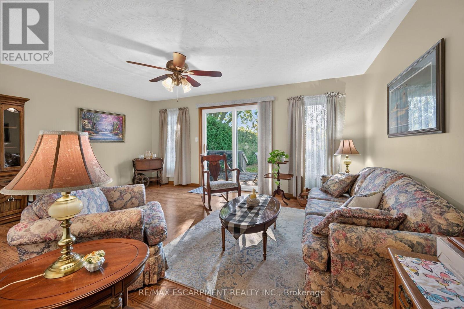 11 BARTON Street, Haldimand, ON photo 14