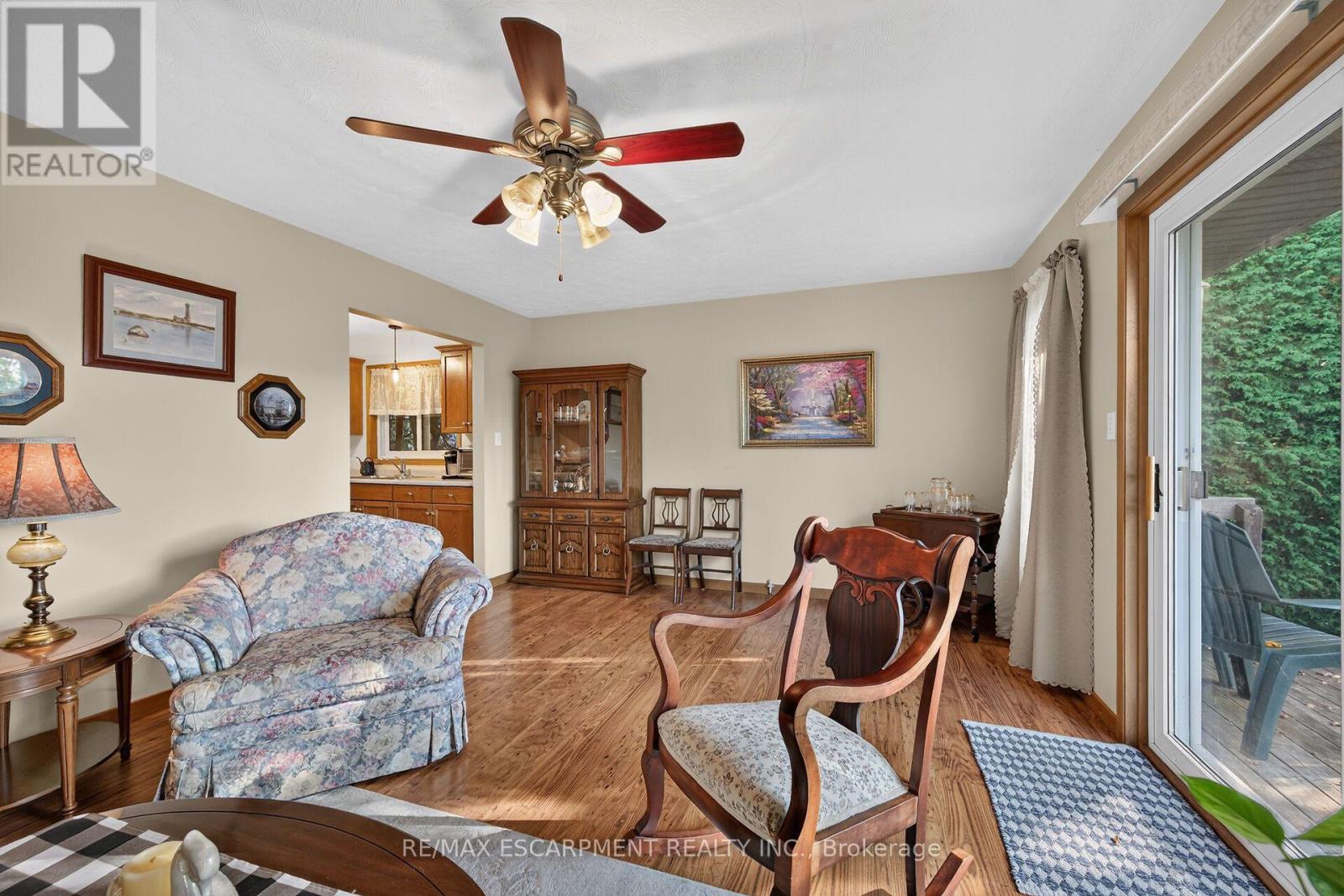 11 BARTON Street, Haldimand, ON photo 15