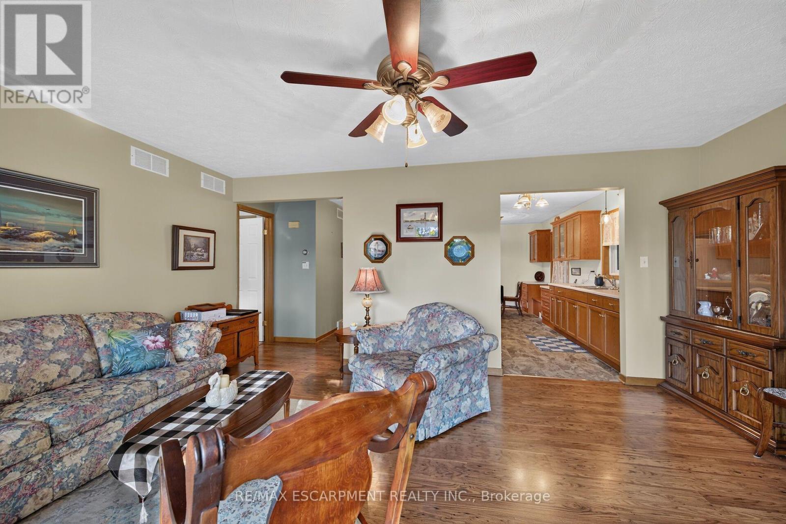 11 BARTON Street, Haldimand, ON photo 16