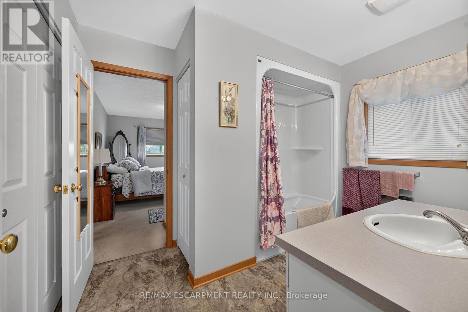 11 BARTON Street, Haldimand, ON photo 20