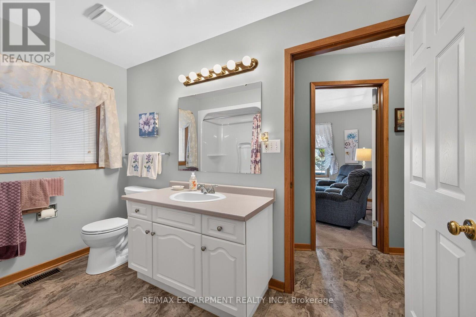 11 BARTON Street, Haldimand, ON photo 21