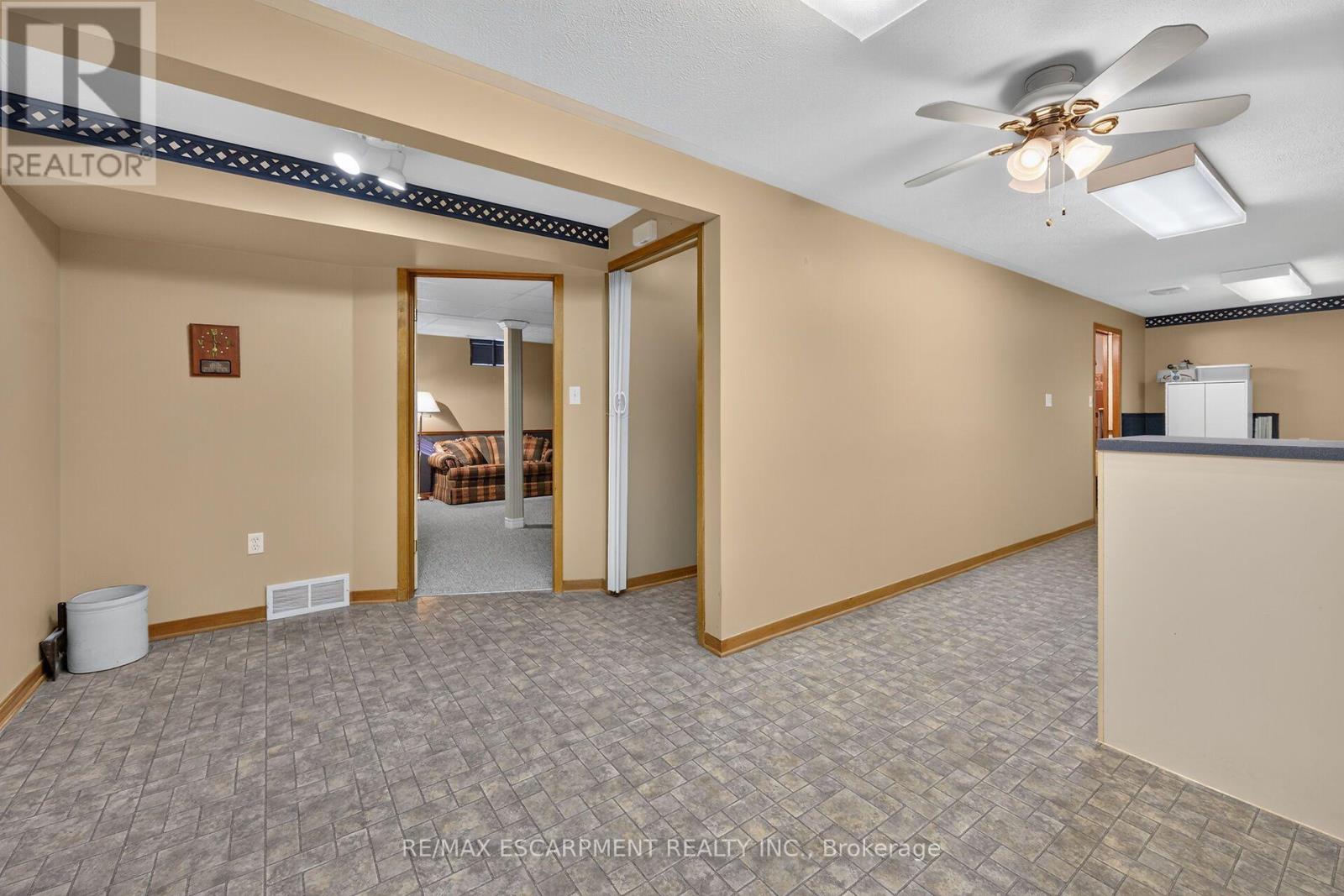 11 BARTON Street, Haldimand, ON photo 29
