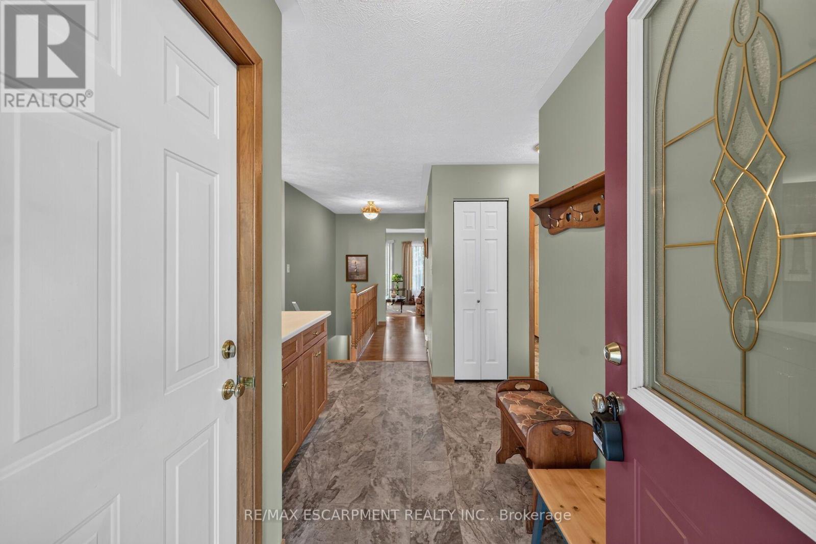 11 BARTON Street, Haldimand, ON photo 5